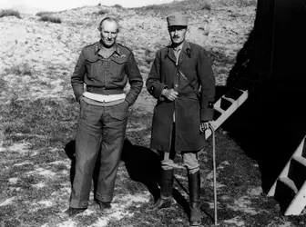 Général Montgomery et général Leclerc, 1943 - crédits : Keystone-France/ Gamma-Keystone/ Getty Images