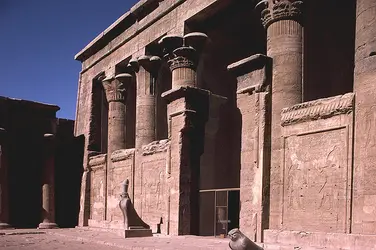 Temple d’Horus à Edfou, Égypte - crédits :  Bridgeman Images 