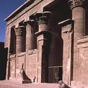 Temple d’Horus à Edfou, Égypte - crédits :  Bridgeman Images 