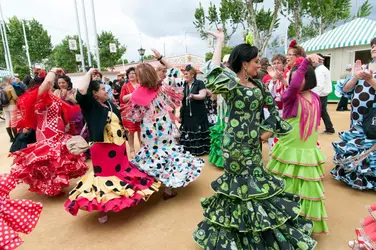Sévillanes en tenue de flamenco - crédits : © Alex Segre/ Moment/ Getty Images