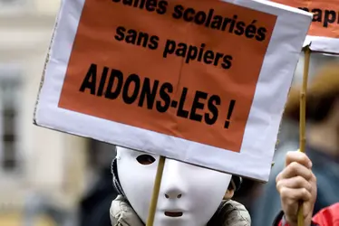 Solidarité avec les sans-papiers - crédits : © Jean-Philippe Ksiazek/ AFP