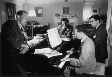 Benjamin Britten, Peter Pears et Arthur Oldham - crédits : Kurt Hutton/ Picture Post/ Getty Images
