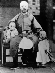 Puyi, le dernier empereur de Chine - crédits : Hulton Archive/ Hulton Royals Collection/ Getty Images