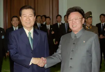 Les présidents des deux Corées, 2000 - crédits : Newsmakers/ Hulton Archive/ Getty Images