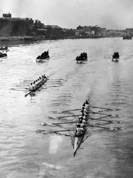 Course d’aviron opposant Oxford et Cambridge, 1931 - crédits : © Keystone-France/ Gamma-Rapho/ Getty Images