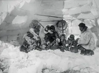 famille inuit - crédits : © Bettman/ Getty Images