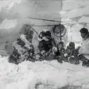 famille inuit - crédits : © Bettman/ Getty Images