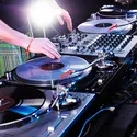 Platines vinyles - crédits : © Dpaint/ Shutterstock