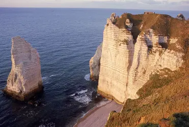 Falaises calcaires d’Étretat, Seine-Maritime - crédits : Bertrand Juilliard