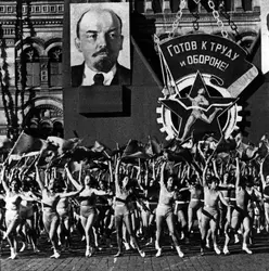 Parade de la culture physique, 1936 - crédits :  Ivan Shagin/ Slava Katamidze Collection/ Getty Images