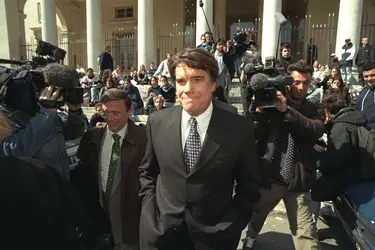 Bernard Tapie au cours de son procès en 1998 - crédits : © Pascal Parrot/ Sygma/ Getty Images