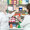 Officine de pharmacie - crédits : © D. Kalinovsky/ Shutterstock.com