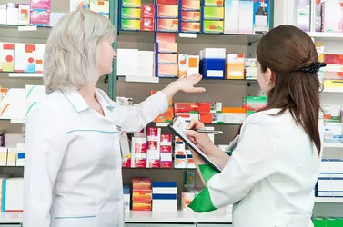 Officine de pharmacie - crédits : © D. Kalinovsky/ Shutterstock.com