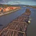 Transport du bois par flottage - crédits : Charles O'Rear/ Getty Images